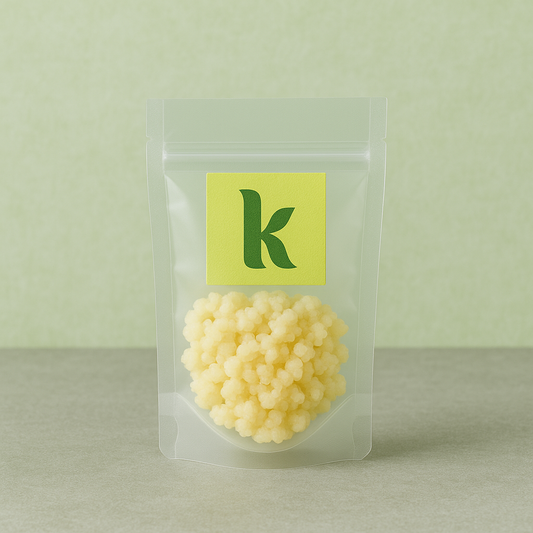 Een doorzichtig zakje gevuld met Kefir